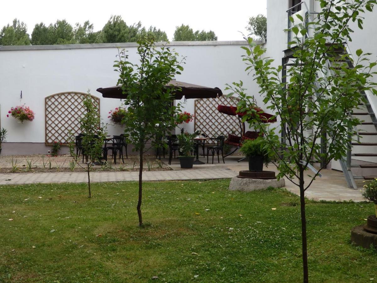 Zur Saale Hotel Weißenfels Exterior foto