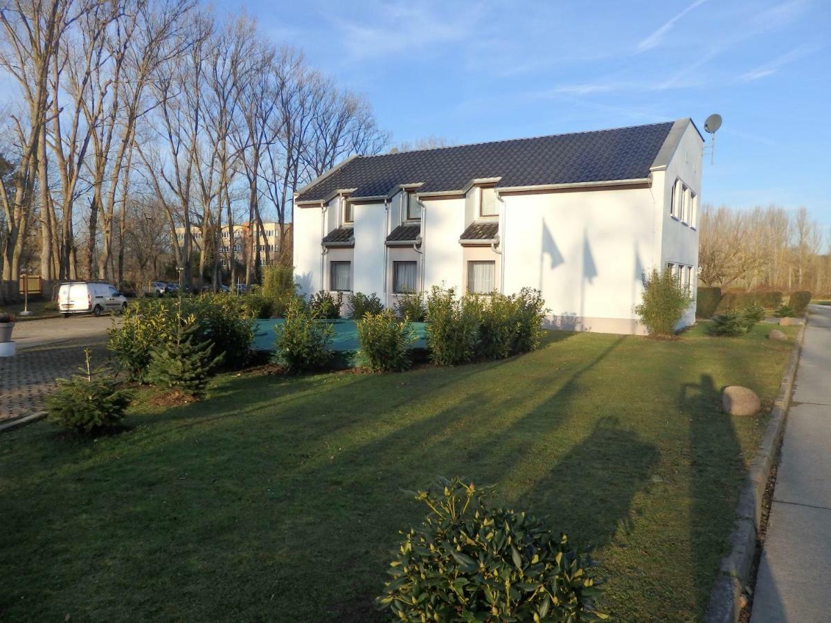 Zur Saale Hotel Weißenfels Exterior foto